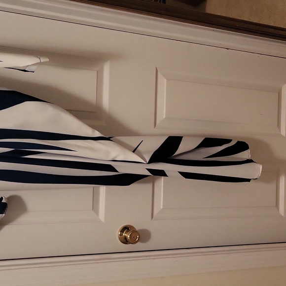 Dress - Picture 7 of 7